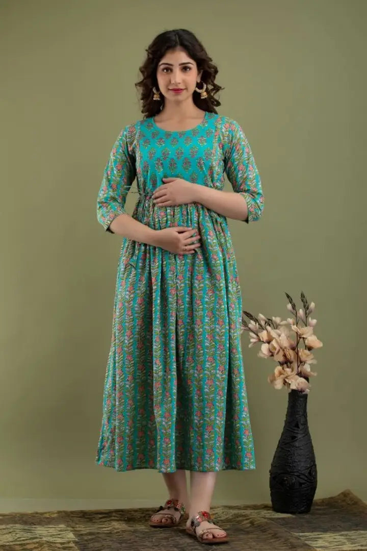 Soft Cotton Maternity Fabric: Cotton Sleeve Length: Three-Quarter Sleeves Pattern: Printed Make a statement with this breathable and comfort cotton fabric maternity wear for pregnancy . Th