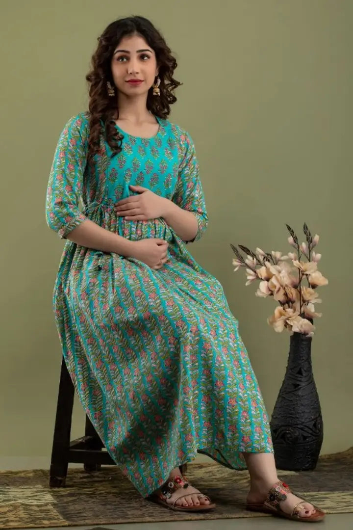 Soft Cotton Maternity Fabric: Cotton Sleeve Length: Three-Quarter Sleeves Pattern: Printed Make a statement with this breathable and comfort cotton fabric maternity wear for pregnancy . Th