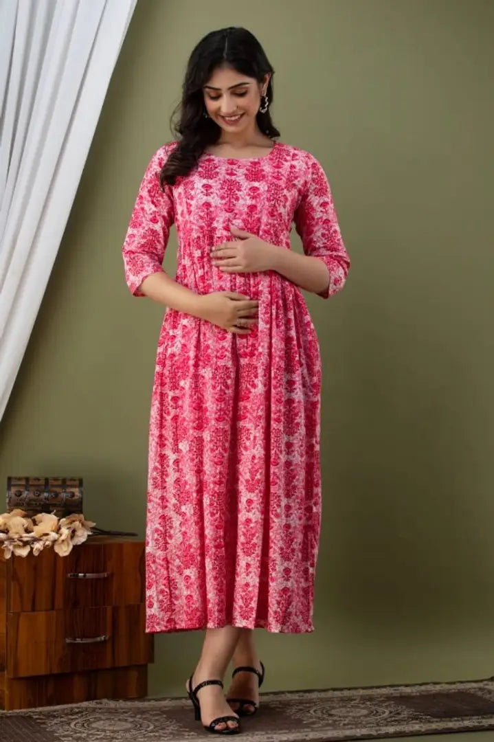 Soft Cotton Maternity Fabric: Cotton Sleeve Length: Three-Quarter Sleeves Pattern: Printed Make a statement with this breathable and comfort cotton fabric maternity wear for pregnancy . This  (Pink