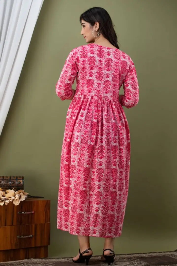 Soft Cotton Maternity Fabric: Cotton Sleeve Length: Three-Quarter Sleeves Pattern: Printed Make a statement with this breathable and comfort cotton fabric maternity wear for pregnancy . This  (Pink
